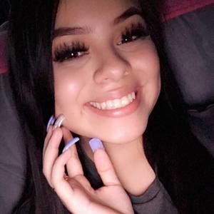 Meet your Posher, Stephania